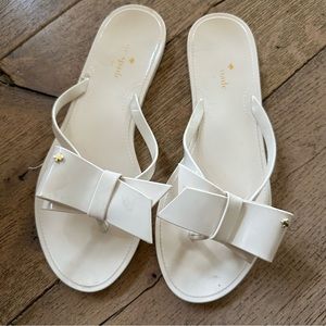 KATE SPADE white knotted bow jelly flat sandal slipper womens 7